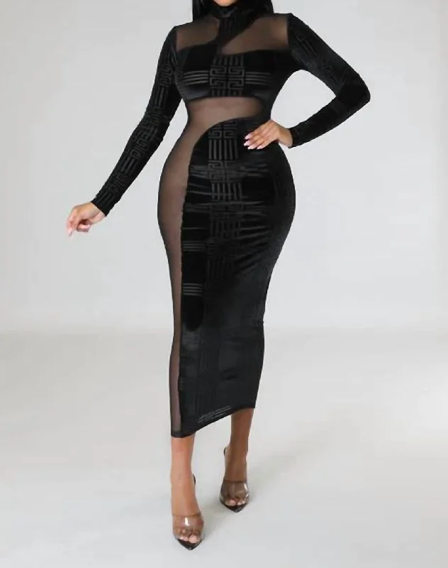Daily Specials Seek Velvet Midi Dress In Black