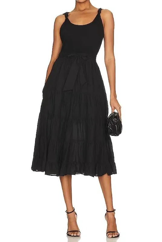 Price Cut Samosa Dress In Black