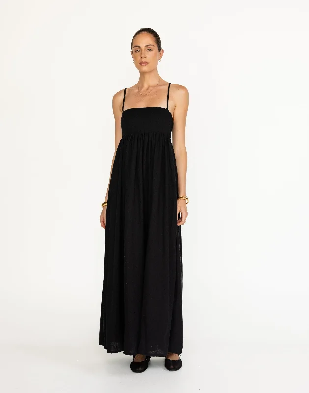 Extra Discounts Tarsha Maxi Dress (Black)