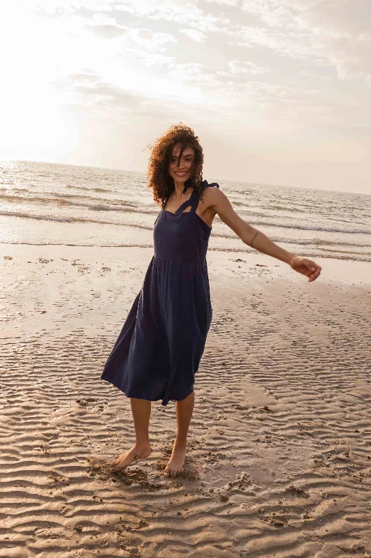 Super Bargain Laurie Navy Midi Dress