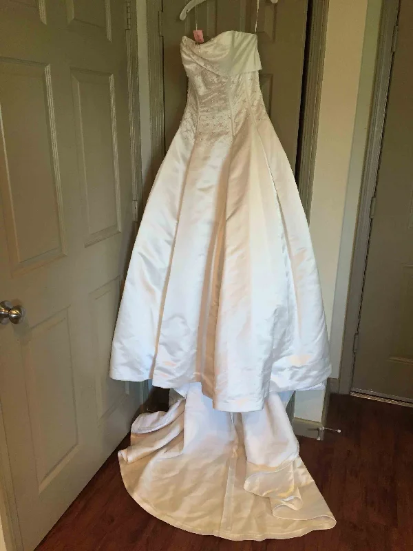Hot Deal Maggie Sottero J936