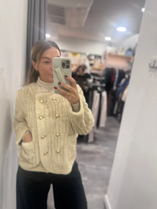 Get It Before It’s Gone HUDDYS   faux fur cropped jacket