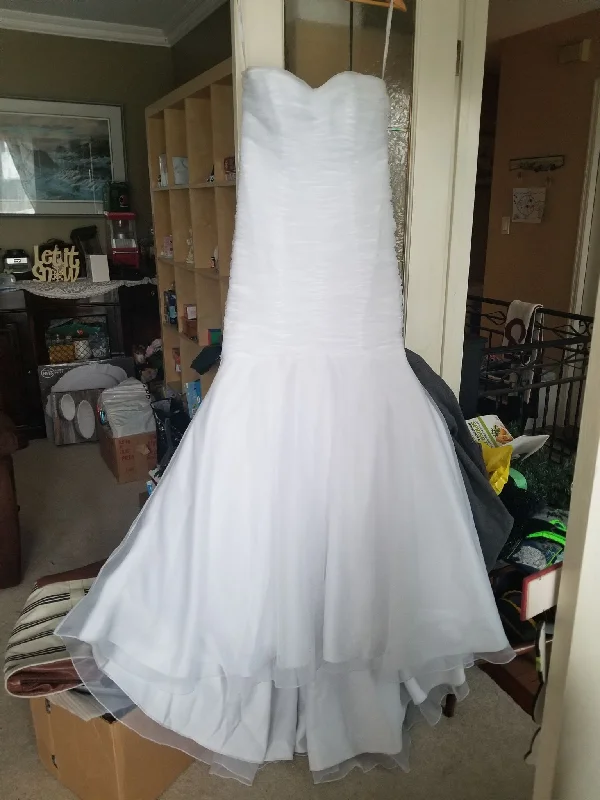 Deal Zone David's Bridal T3418