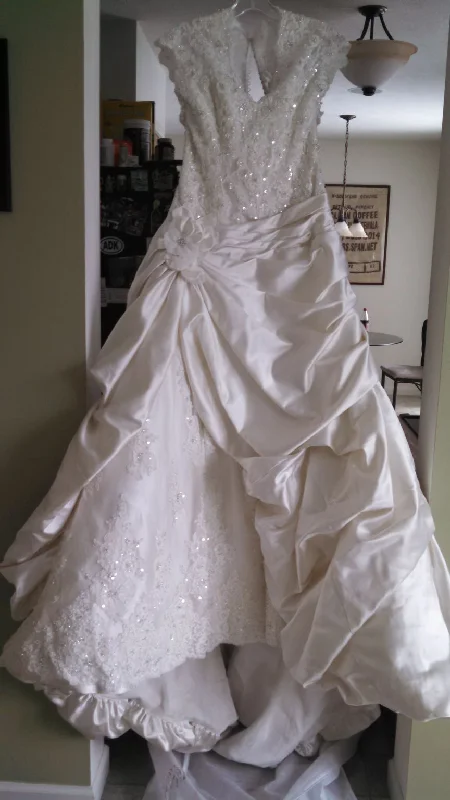 YEAR-End Clearance Maggie Sottero Perla Lynette