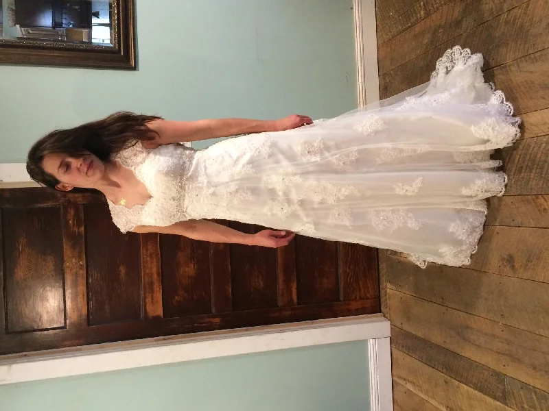 Deal of the Week David's Bridal T3299