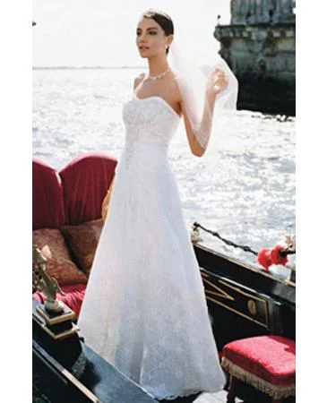 Early Access David's Bridal White Lace Strapless Gown