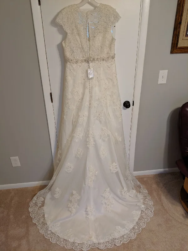 Sale Event David's Bridal T3299 Ivory