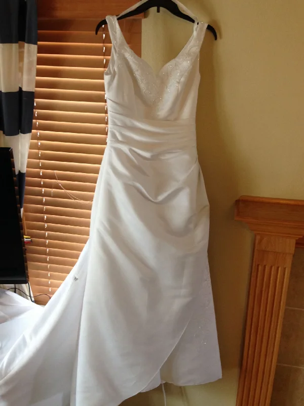 Weekend Flash Sale David's Bridal T8615