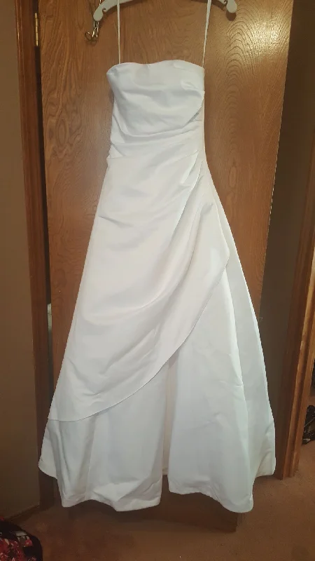 Buy Now David's Bridal T8076