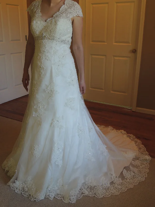 Unbeatable Prices David's Bridal T3299
