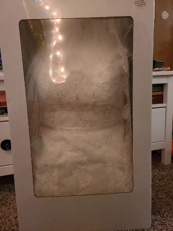 Massive Deals David's Bridal T3299
